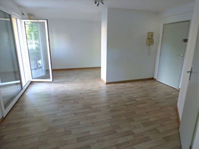Grand appartement T1 bis de 35m2 centre Blagnac 460 euros cc avec Parking S/Sol