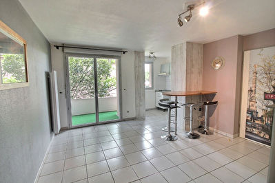 Appartement T2 41m2 quartier Lalande 570 euros cc - 2 places de parkings