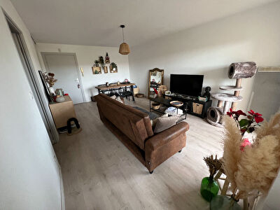 Appartement Castelginest, 2 pieces 44.27 m2, balcon, parking et piscine
