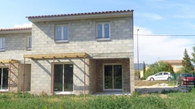 MAISON NEUVE COMTEMPORAINE AVEC JARDIN PUGET SUR ARGENS