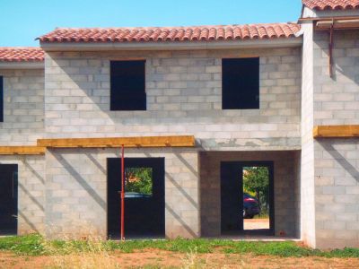 MAISON NEUVE COMTEMPORAINE AVEC JARDIN PUGET SUR ARGENS