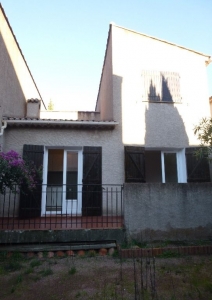 ROQUEBRUNE SUR ARGENS MAISON T4 AVEC JARDINET