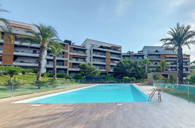 T3 FREJUS CAIS NEUF TERRASSE, PISCINE ET GARAGE