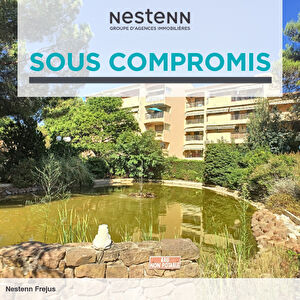Port-Frejus 2 -Spacieux Studio -Dernier Etage-Parking