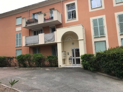 FREJUS APPARTEMENT T3 REZ DE JARDIN