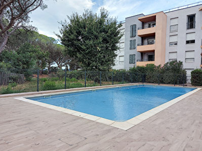Frejus Cais T2 , 2 places de parking, piscine