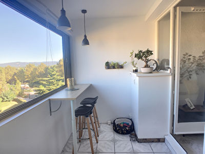 FREJUS DERNIER ETAGE EN DUPLEX -PISCINE TENNIS