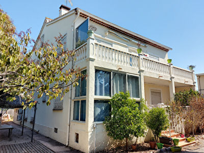 FREJUS MAISON COMPOSEE DE QUATRES APPARTEMENTS
