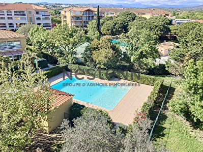 FREJUS - 3 PIECES EN ETAGE ELEVE - PARKING - PISCINE