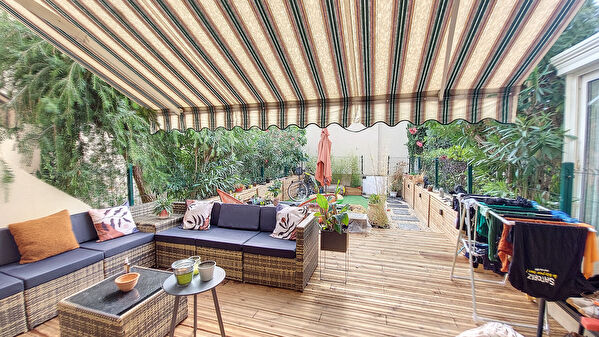 PORT-FREJUS APPARTEMENT T3 EN REZ DE JARDIN AU CALME ABSOLU