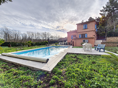Roquebrune sur Argens, maison T4 individuelle avec piscine