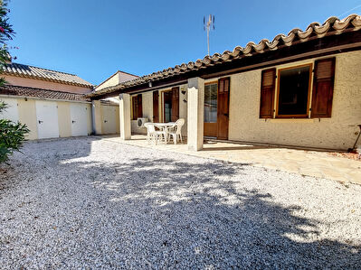FREJUS PLAGE, maisonnette 3 pieces avec terrasse en rez-de-jardin