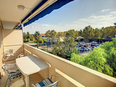 FREJUS PLAGE T2 meuble 49m2, BALCON
