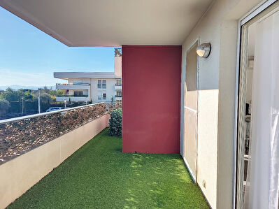 FREJUS T4 DUPLEX GARAGE PARKING PISCINE