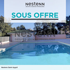 SAINT AYGULF T3 GRANDE TERRASSE PISCINE STATIONNEMENT