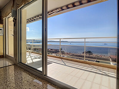 FREJUS PLAGE DERNIER ETAGE VUE MER GARAGE CAVE