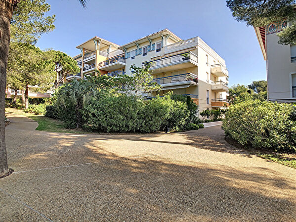 Appartement Saint Aygulf 4 pieces 100 m2 piscine .