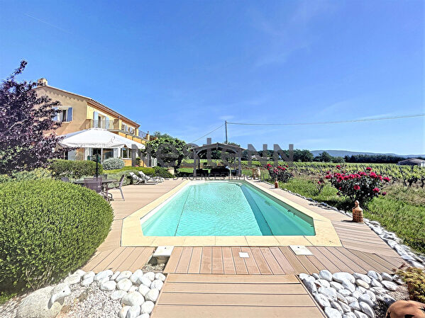 LA MOTTE - VILLA DE 8 PIECES - PISCINE - VIGNES