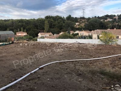 MIMET - TERRAIN A BATIR DE 871 m2