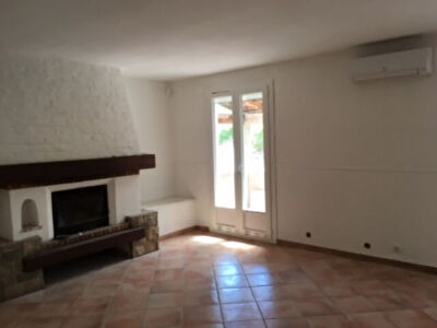 GARDANNE APPARTEMENT HAUT DE VILLA T3