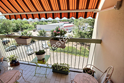 Marignane- Appartement de type 3 d'env. 63 m2 + place de parking privatif
