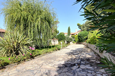 RARE A LA VENTE - Maison Marignane T7 d'env. 220 m2 env. sur 1188 m2 de parcelle env.