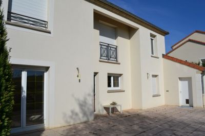 Maison - Saulny - 6 pieces - 185m2