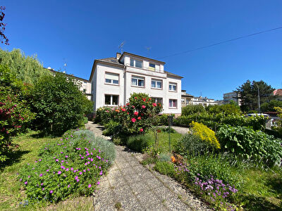 A vendre Appartement de type Maison a THIONVILLE, 143m2, cinq chambres, garage, terrasse, balcon, jardin