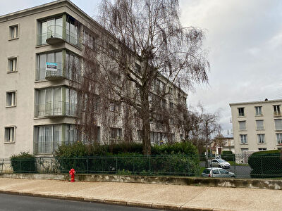 Appartement de 100 m2, 3 chambres, cave
