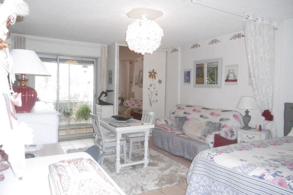 photos n°1 Tamaris très joli T1 de 42 m2 avec coin nuit et loggia de 7 m2