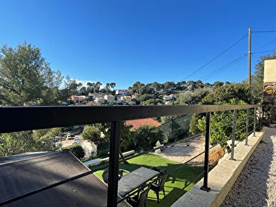 Bas de maison a la Seyne sur mer de 70 M2 avec un jardin amenage de 850 M2