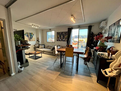 Appartement T3 de 69 M2 dernier etage a la Seyne sur mer