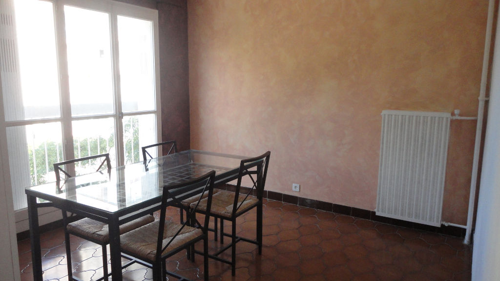 photos n°1 Appartement T4 de 74m², 2 chambres, terrasse fermée, ascenseur