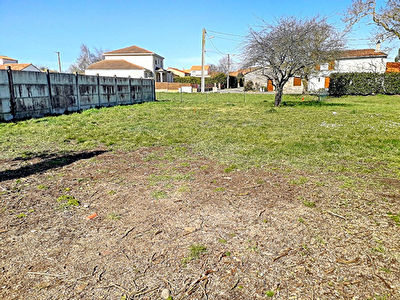 Terrain constructible - Centre bourg - Saint Julien de Concelles