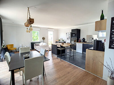 Maison 6 pieces 120 m2 - 4 chambres - SAINT JULIEN DE CONCELLES