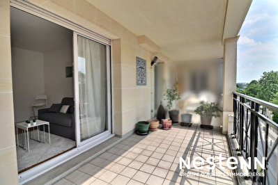 STUDIO MEUBLE a deux pas du centre ville du Perreux dans un immeuble recent avec balcon