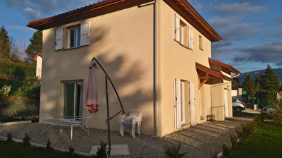 Maison moderne dans quartier residentiel