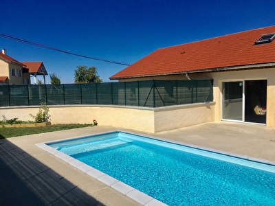 Maison Les Abrets 6 pieces avec piscine