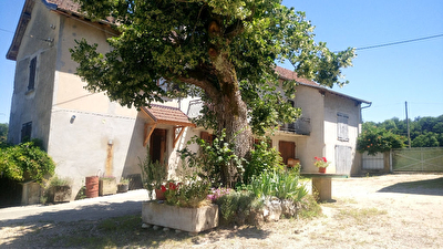Maison Saint Genix Sur Guiers 8 pieces 145 m2