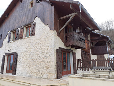 Magnifique maison en pierres entierement renovee