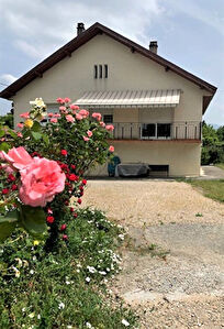 Belle maison sur sous sol total proche toutes commodites