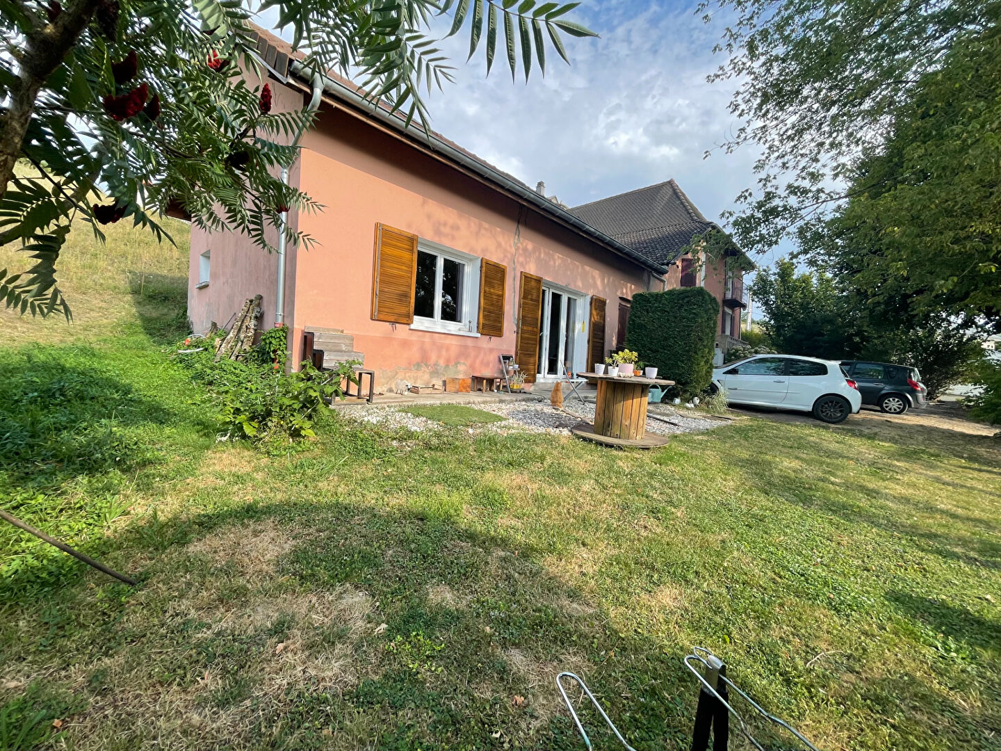MAISON ST GENIX SUR GUIERS
