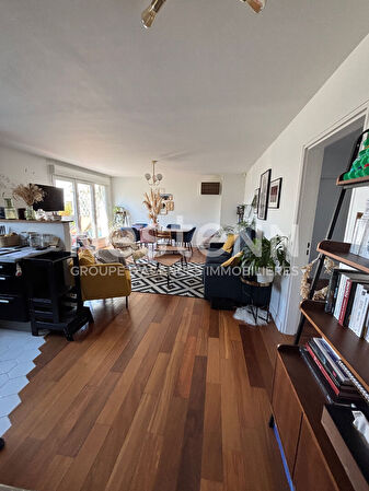 APPARTEMENT LE PRE ST GERVAIS - 73 m2 - Dernier etage - Terrasse - Cave et Box