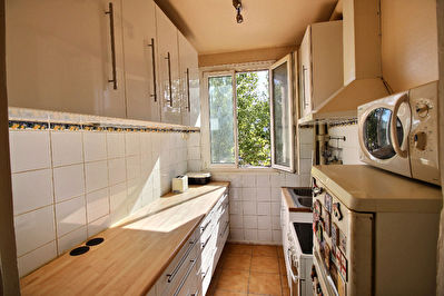 Appartement 2 pieces - grande cave - limite Pantin - lumineux - sans vis a vis