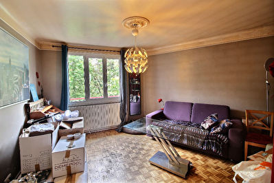 Le Pre Saint Gervais 3 pieces - dernier etage - a rafraichir