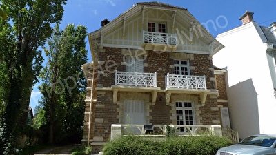 Immeuble Dammarie Les Lys 310 m2