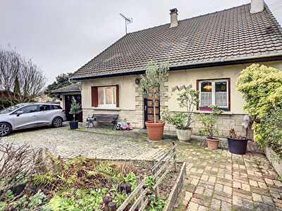 Maison Leuville-Sur-Orge 6 pieces - double sejour, 4 chambres - salle de jeux, Terrain 518 m2