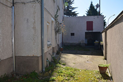 LINAS Ensemble Immobilier - Maison de 3 appartements - 168 m2