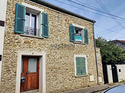 Maison Leuville sur Orge 7 pieces - 4 chambres - 150 m2, terrain : 271 m2