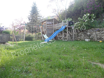 EXCLUSIVITE - Maison avec 423 m2 de terrain